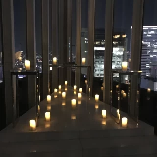 電気を消したチャペル