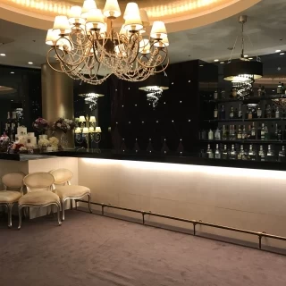 待合室のバーカウンター