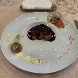 新郎新婦のみで食事（メイン肉料理）