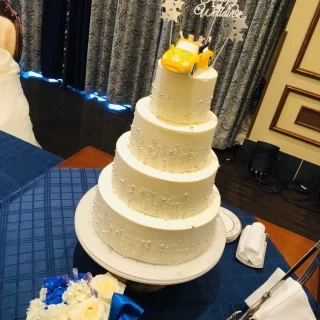 ケーキはイミテーション(偽物)です