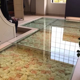 バラのバージンロード