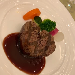 シェフサプライズ！？お肉がハート型！