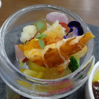 魚介が美味しく、見た目も楽しめます