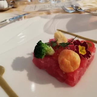 前菜、鮪のマリネ