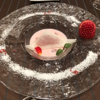 デザート
桜のブランマンジェ