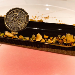 このチョコレートのデザートは名物らしく、本当に美味しかった。|560656さんのフィリップ・ミル 東京（ひらまつウエディング）の写真(1008263)