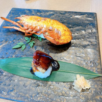オマール海老とウニのグラタン、フォアグラ寿司です。