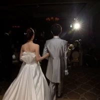 披露宴入場