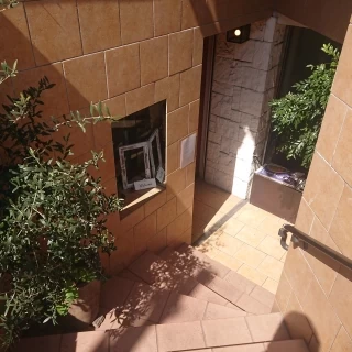 レストランは地下にあります