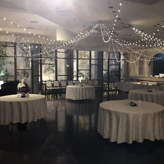 100名対応できる会場。