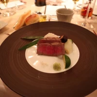 黒毛国産牛フィレ肉の網焼きと冬野菜