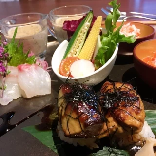 料理は美味しかったので安心です。