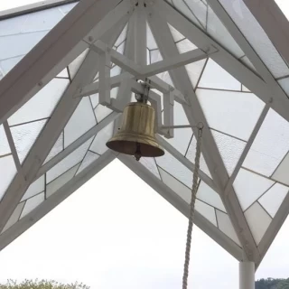 挙式後にベルを鳴らせる