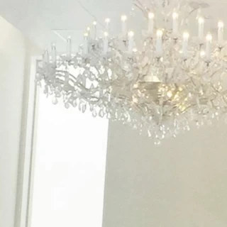 チャペルのシャンデリアが綺麗です、