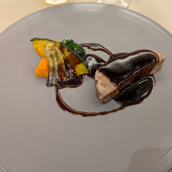 メインのお肉料理