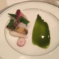 お刺身は新鮮で美味しかったですが、ジェノバソースが合わず…