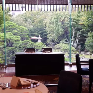 日本庭園が一望できる披露宴会場☆
