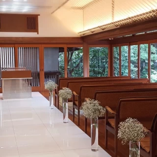 ガラス張りで和モダンな式場☆