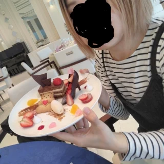 デザートはとても凝っています