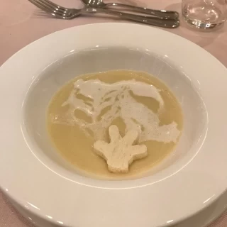 ディズニー好きな友人だったのでディズニー要素入れて可愛い