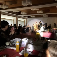 演出もよい