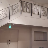 キュートな会場。
階段。