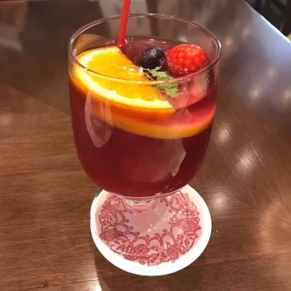 ウェルカムドリンクの自家製サングリア
