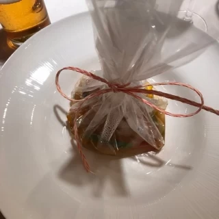 包まれているという凝った料理