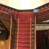 本館大階段を2階から撮影