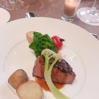 メインのお肉です