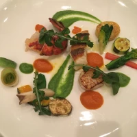 海鮮と野菜を野菜のソースで