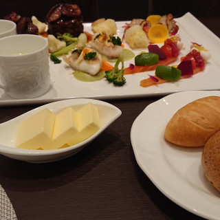 あつあつのパンとお料理