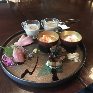 フォアグラ寿司、キノコのスープが美味しかったです
