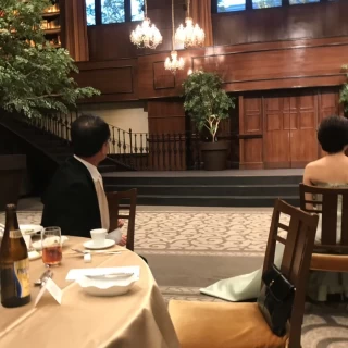 会場