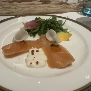 サーモン|562833さんのDining & Bar LAVAROCK（コートヤード・バイ・マリオット新大阪ステーション内）の写真(2078324)