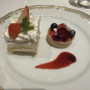 ケーキ|562833さんのDining & Bar LAVAROCK（コートヤード・バイ・マリオット新大阪ステーション内）の写真(2078325)