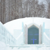 氷の教会の入り口