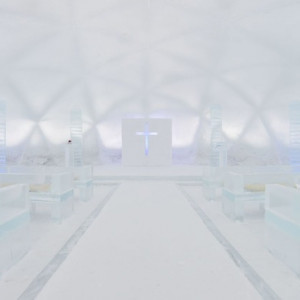 全てが氷で出来たチャペル|562906さんの氷の教会の写真(1076970)