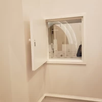 新郎新婦待機部屋にあるマジックミラー