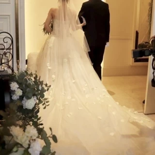 新郎新婦退場の様子。