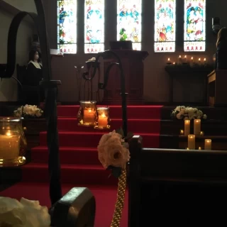 パイプオルガンの生演奏があります