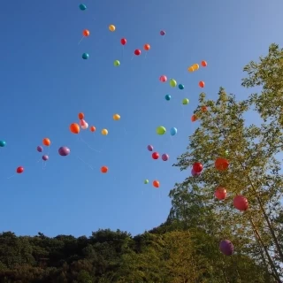 挙式後にバルーンリリースがありました
