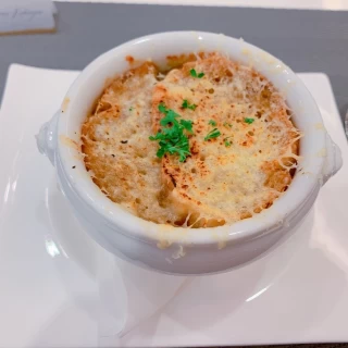オニオンスープですが美味しすぎて笑顔が溢れました！