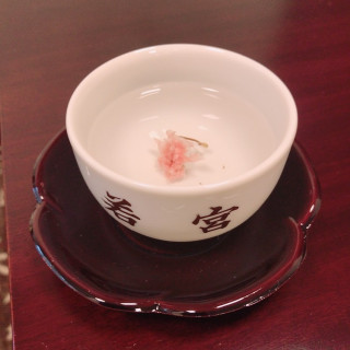 控室で出された桜茶