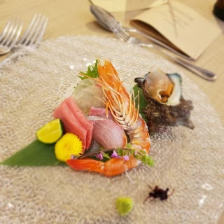 前もって試食をしてお料理を組み合わせられます。