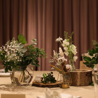 楕円テーブルを生かした装花。