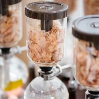 ゲストの前で作るお茶漬けの出汁