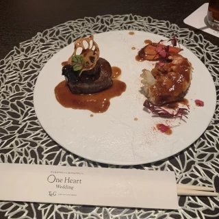 お肉とオマール海老を出していただきました
