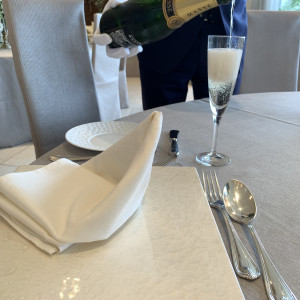 乾杯のシャンパン|563879さんのセント・ラファエロチャペル横浜～ティアーズ＆ラフターズ～の写真(1051171)