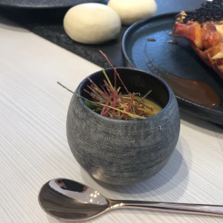 手毬麩、カラフルな湯葉がのった茶碗蒸し？